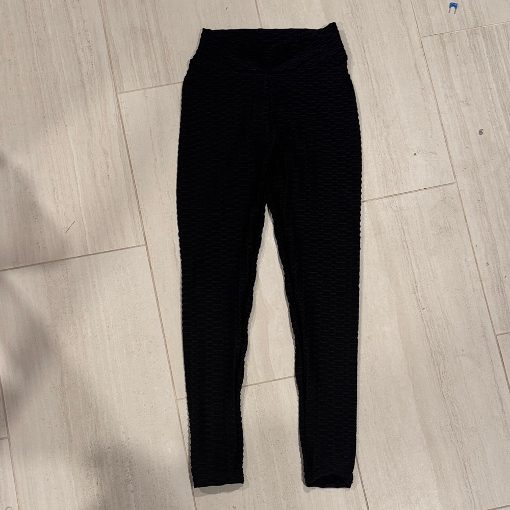 Black Textured Leggings TikTok viral size small